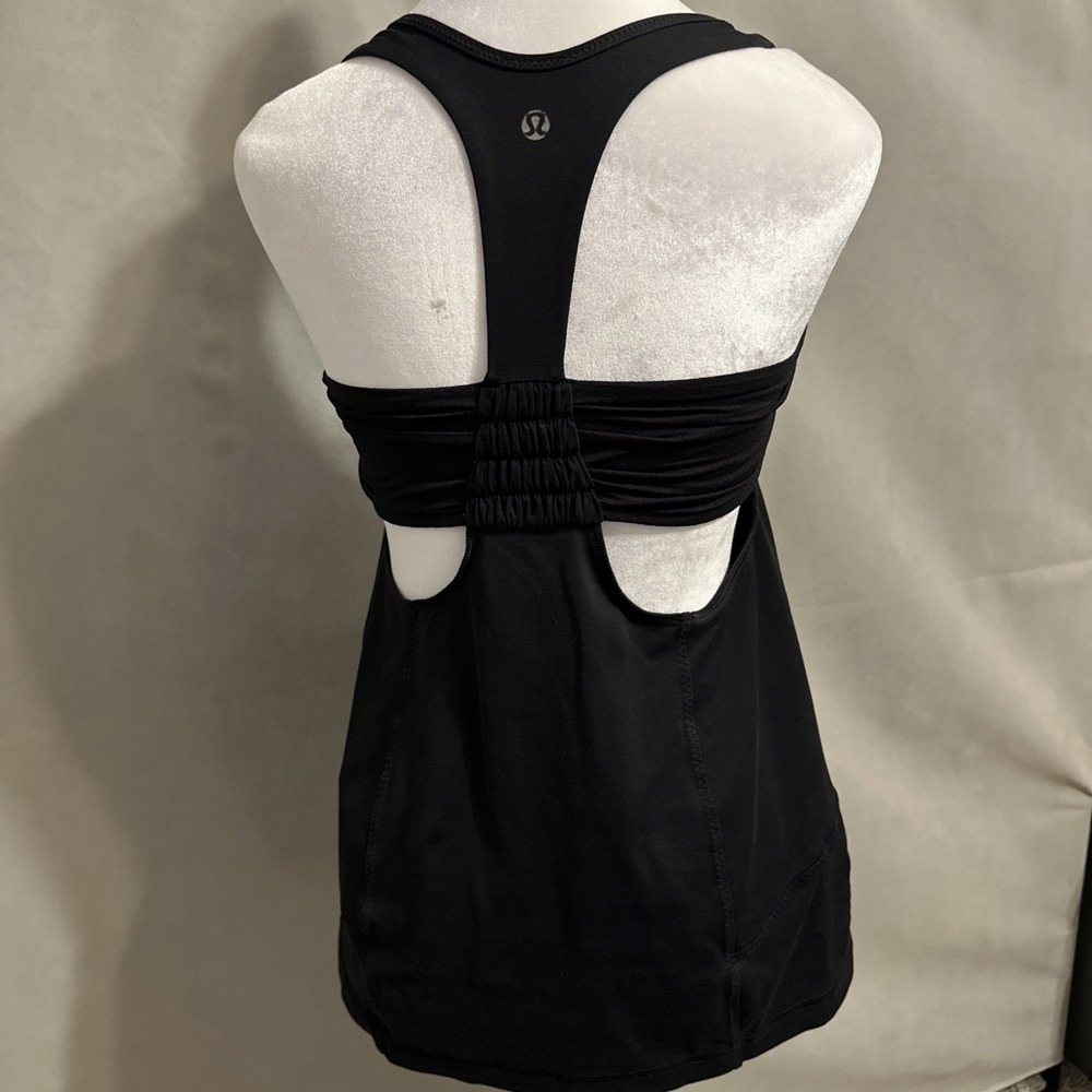 Lululemon Women's Black Turbo Racerback Built in Shelf Bra Tank Top cutout Sz 6